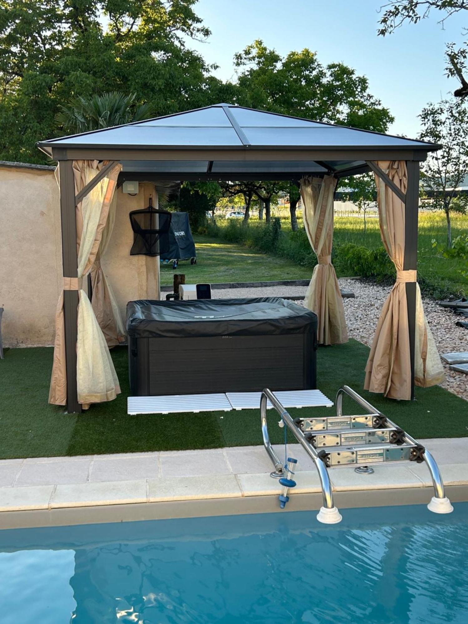 Villa Jolie: Climatisée avec Piscine Chauffée et Confort Familial Bretenoux Exterior photo